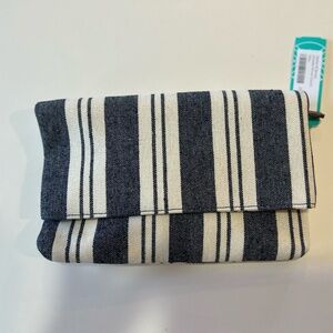 Market & Spruce Nichelle Woven Clutch With Removable Crossbody Strap